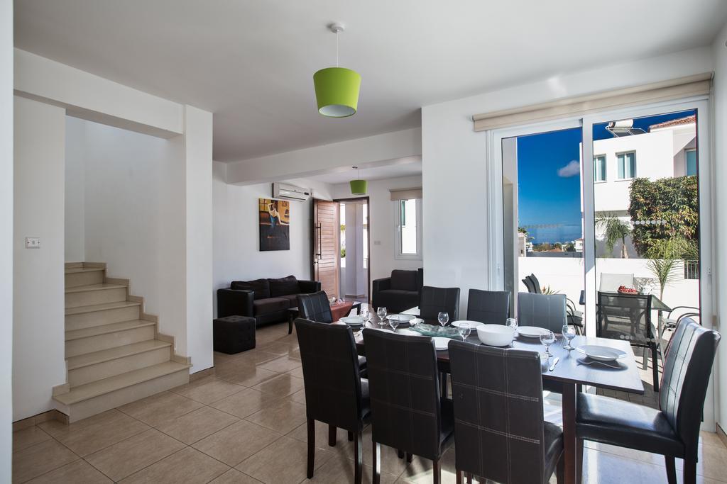 Avra Villas Paralimni Room photo